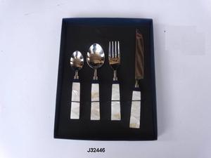 Ensemble de couverts en acier fait à la main poli miroir avec poignée de vadrouille blanche ensemble de 4 pièces de couverts accessoire de cuisine à la maison - Product Image 3