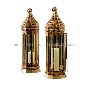 Lanterne en métal artisanale au design marocain élégant pour décoration intérieure et extérieure de jardin au design minimaliste élégant pour la maison - Product Image 1