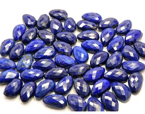 Paire de pierres précieuses Lapis Lazuli naturelles faites à la main de 8mm de hauteur Cabochon à facettes bleu foncé laboratoire de haute qualité créé perle de cristal d'argent - Product Image 2