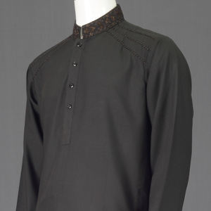 Nouvelle mode personnalisée, couleur noire, vêtements pour hommes, Al pour Thobes, coton/polyester, Mega Impex - Product Image 1