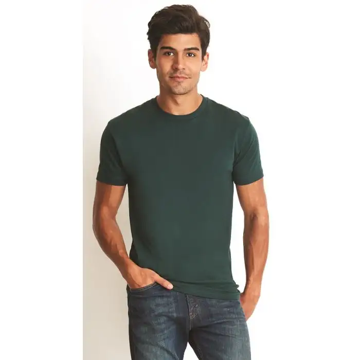 次のレベルのアパレルメンズプレミアムフィットクルーネックTシャツ-100% コーマ綿ジャージー製で、ロゴが付いています。