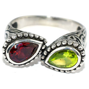 Ravissant péridot en forme de poire en grenat, bagues en argent Sterling 925, vente en gros de bijoux en argent, bijoux en argent indien - Product Image 1
