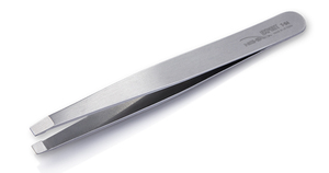 Pinza para Cejas NGHIA Superb Export T-04 de Acero Inoxidable Plateado con Acabado Gris de 95.5mm de Longitud - Product Image 3