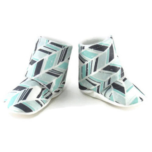 2018 Hot Sale Customized Cotton Baby Booties at Factory Price - Baby Booties Cotton Fabric New Born Baby Booties For Outdoor - Product Image 1