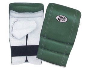 Mitaines de boxe en cuir PU de haute qualité avec logo personnalisé, réglables pour l'entraînement avec sangle, coussin de frappe pour la protection - Product Image 3
