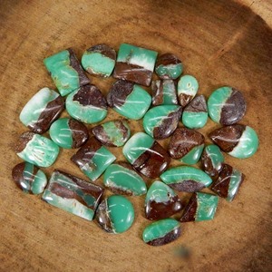 Lote de 50 gramos al por mayor de piedras preciosas cabujón de crisoprasa verde Natural de forma mixta de suministro directo de fábrica - Product Image 1