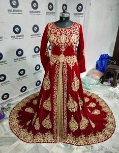 Caftán marroquí tradicional de trabajo pesado hecho a mano en terciopelo para bodas para mujeres - Product Image 2