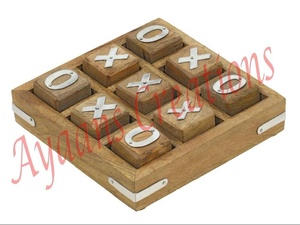 Tic Tac Toe Consoles de jeu portables en gros Jeux rétro intégrés OEM/ODM Console de jeu portable disponible par AYAANS - Product Image 2