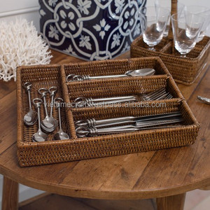 Soporte para cuchara, tenedor y palillos de ratán - Product Image 1