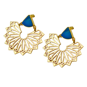 Cuarzo azul Piedra preciosa en forma de triángulo Plata de Ley 925 Chapado en oro Pendientes colgantes de tuerca con estilo moderno para regalos de bodas - Product Image 1