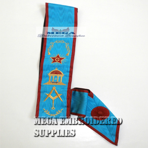 Écharpe de Grand Maître du Rite Français, Régalia maçonnique, Broderie artisanale, Point de croix et broderie, Ruban, Velours, Cuir - Product Image 2