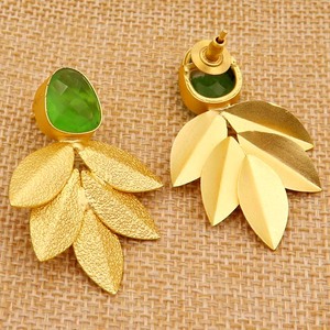 ชุบทอง18K โอนิกซ์สีเขียวอ่อนทำด้วยมือต่างหูหมั้นหมายงานแต่งงานกระดุมยาวไข่มุกน้ำจืด - Product Image 3