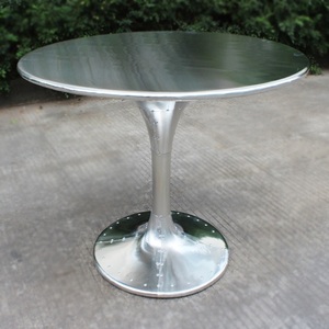 Table basse aviateur de salon moderne en aluminium de qualité standard d'exportation - Product Image 1