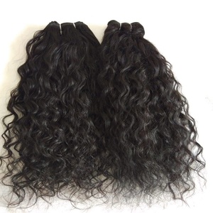 Vente en gros d'extensions de cheveux naturels bouclés indiens vierges non traités faisceaux de style vague perruques - Product Image 1