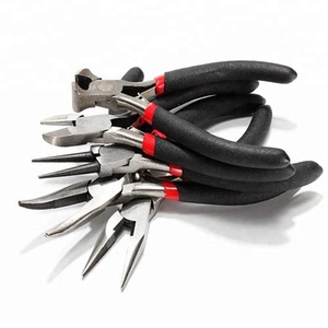 Alicates de punta plana con mango negro, herramientas para hacer joyas - Product Image 1