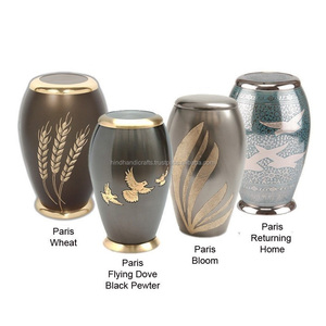 Urnas Funerarias de Latón Monarch Going Home para Cenizas Humanas de Adultos |   Urnas Conmemorativas Monarch Estilo Americano con Pájaro Grabado, Tamaño 10 Pulgadas - Product Image 3