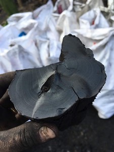 Carbón de madera de café de Vietnam que se quema limpio y se vende rápidamente en todo el mundo - Product Image 1