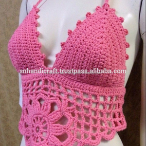 Top Halter Estilo Bohemio Gitano Rosa de Ganchillo Hecho a Mano - Product Image 1