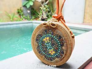 WHOLESALE ORIGINAL PRODUCTS Ethnic Straw Rattan Round Bags Full Handmade Hand Carving Shells Unique Design - Product Image 2