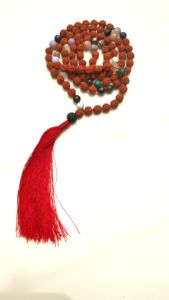 Perles de pierres précieuses naturelles de style indien Rudraksha, pièces spirituel nouées - Product Image 5