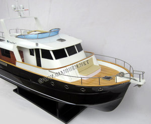 BENETEAU SWIFT TRAWLER 52 EN BOIS MODÈLE BATEAU _ MODÈLE ARTISANAL EN BOIS - Product Image 1
