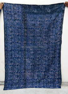 Manta Kantha Vintage de Lujo con Bordado Hecho a Mano y Diseño de Patchwork Dhurries Decoración del Hogar y Rediseño de Prendas Gudari - Product Image 3