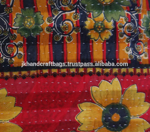 Vintage hogar decorativo floral Kantha funda de almohada - Product Image 2