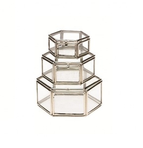 Caja de anillo de cristal hexagonal - Product Image 1
