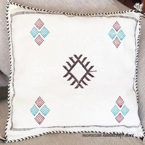 Coussin carré géométrique 50x50 personnalisable en cactus Sabra et Agave, fait main, style bohème 2019 - Product Image 1