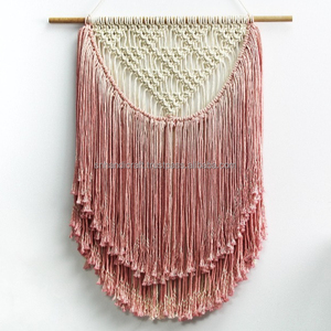 Macramé Rosa de Moda, Decoración de Pared de Macramé, Tapiz de Pared, Tapiz de Macramé Rosa, Decoración para Cuarto de Bebé - Product Image 1