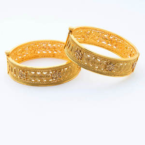Bracelets classiques et antiques en pierre plaqué or, accessoires antiques, 14987 - Product Image 1