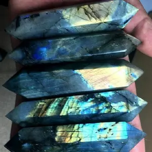 Labradorite 서 포인트