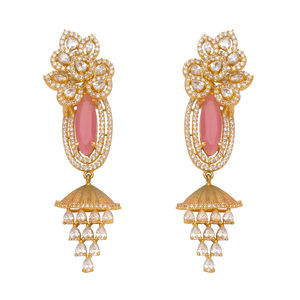 Vente en gros d'une paire de boucles d'oreilles en or jaune de qualité supérieure avec diamant Boucles d'oreilles de luxe avec diamant de qualité supérieure - Product Image 1