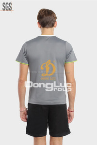 Vente en gros de t-shirts pour hommes en polyester 100%, dernière conception de vêtements de sport avec motif imprimé personnalisé, tissu tricoté à la mode - Product Image 3