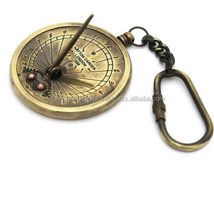Llavero de brújula Náutica de latón antiguo dorado, llavero de brújula de reloj de sol, regalo náutico - Product Image 1