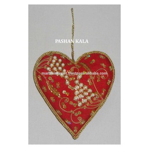 Hermosos Adornos Navideños Colgantes con Cuentas en Forma de Corazón de Diseño - Product Image 1