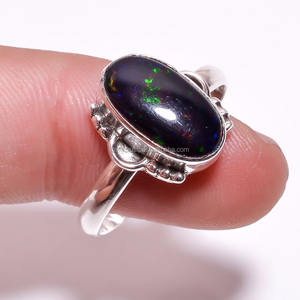 Opale noire éthiopienne en argent sterling 925 faite à la main bagues de bijoux de mariage bagues de pierres précieuses en gros du fabricant - Product Image 1