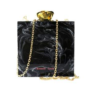 กระเป๋าคลัทช์อะคริลิคทำมือลายหินอ่อนสีขาว MOP ดีไซน์เนอร์ ทำจากเบกาไลต์ - Product Image 2