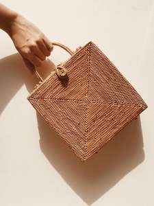 Wholesale 2025 Vintage Rattan <b>Bags</b> From Bali Vietnam <b>Woven</b> Handbags with Leather String Two Handles Custom Logo Button Closure - Product Image 2