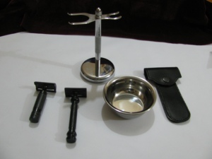 Support chromé de luxe Maclura pour rasoirs de sécurité à double tranchant et porte-brosse à usage masculin non jetable - Product Image 2