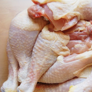 Pollo Entero Congelado Orgánico Halal con Vitaminas y Cafeína, Empaque en Caja, Peso 800-2200g, Origen Sudáfrica - Product Image 4