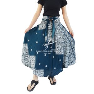 กระโปรงยาวพิมพ์ลายแบบไทยดั้งเดิมพร้อมกระดุมมะพร้าว - Product Image 3