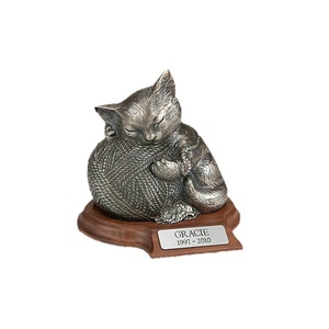 Котенок с мячом из шерсти античная скульптура кошки <span class=keywords><strong>pet</strong></span> латунный замок кошка собака урны для пепла урна похоронные принадлежности в Индии