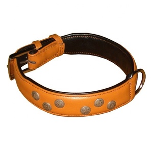 Collar de perro de piel de oveja suave Napa, correa para mascotas, luces LED, decoración de remaches de cuero de calidad, patrón sólido acolchado para todas las estaciones - Product Image 1