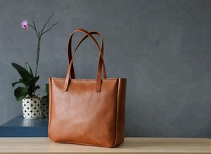 กระเป๋าถือหนังแท้ทำมือสำหรับผู้หญิง แบบลำลอง มีหูหิ้วสองข้าง ขนาดใหญ่ สีน้ำตาล หนังมาร์คฮอร์ รุ่น AM-0003 - Product Image 6