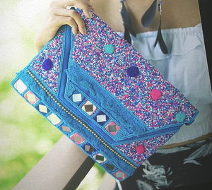 Bolso de mano de terciopelo de lujo para mujer, bolso de mano de resina para noche, decoración bordada, diseño de CASA DE EXPORTACIÓN Guru Kirpa - Product Image 5