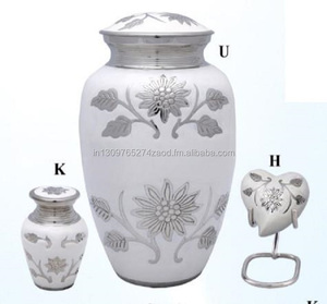 Urna Funeraria de Latón con Diseño Floral Estilo Americano de Brassworld India, Artículos Funerarios Premium - Product Image 1