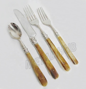 Elegante Juego de Cubiertos Plateados Brillantes con Mango de Incrustaciones de Hueso de Latón para Bodas y Fiestas, Colección de Cubiertos Sofisticados - Product Image 3