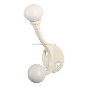 Ganchos de soporte de hierro de cerámica crema hechos a mano - Product Image 1