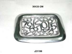 Assiette en aluminium moulé de forme carrée de vente chaude dans le vernis à miroir avec des anneaux circulaires assiette de service de fruits et de salade en métal - Product Image 3